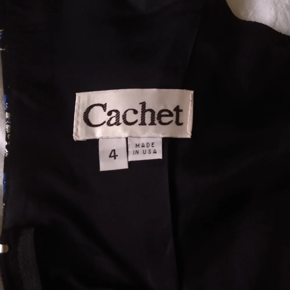 Cachet Halter Top - Picture 5 of 7